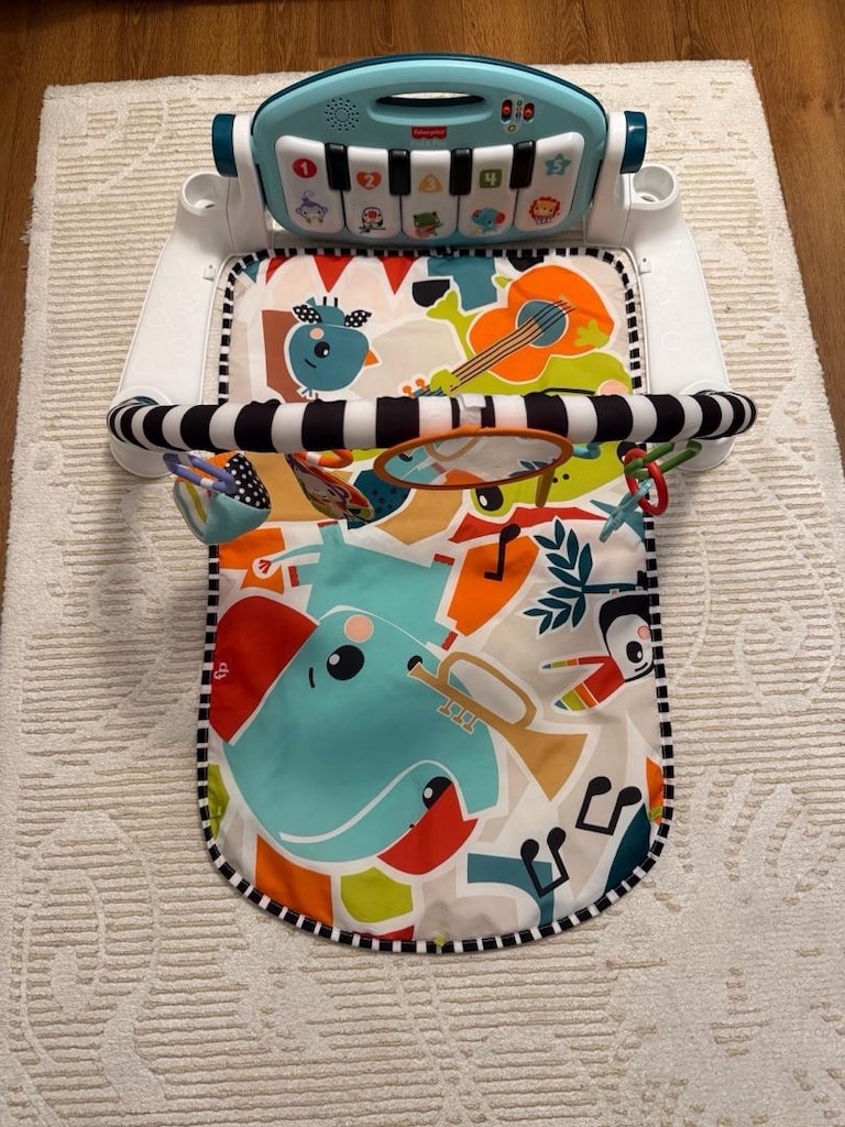 Fisher-Price Neşeli Hayvanlar Piyanolu Jimnastik Merkezi