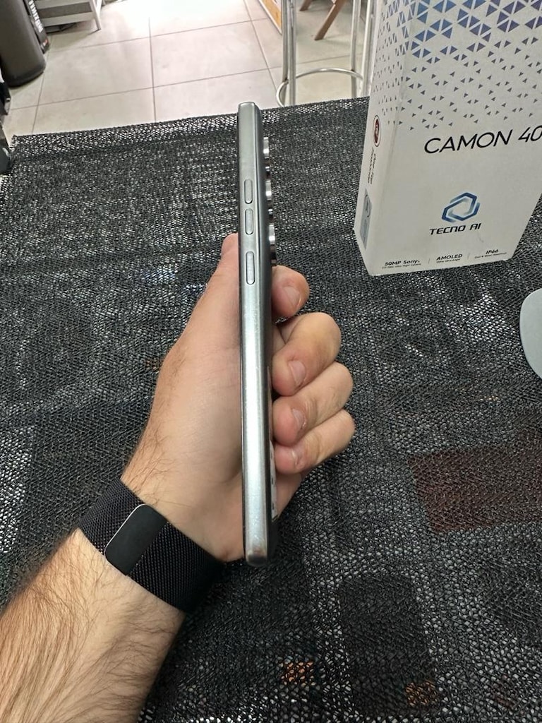 TECNO CAMON 40 -256 GB - 4