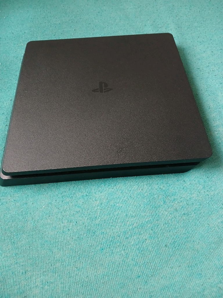 PS4 Slim CUH-2216A + Oyuncu Monitörü + 3 Kol | 14.000 TL - 3