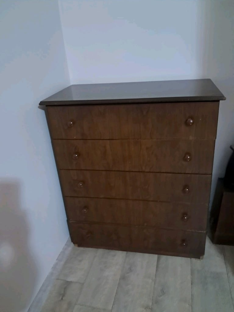 zigon sehpa, şifonyer, 2 adet halı, ofis koltuğu - 4