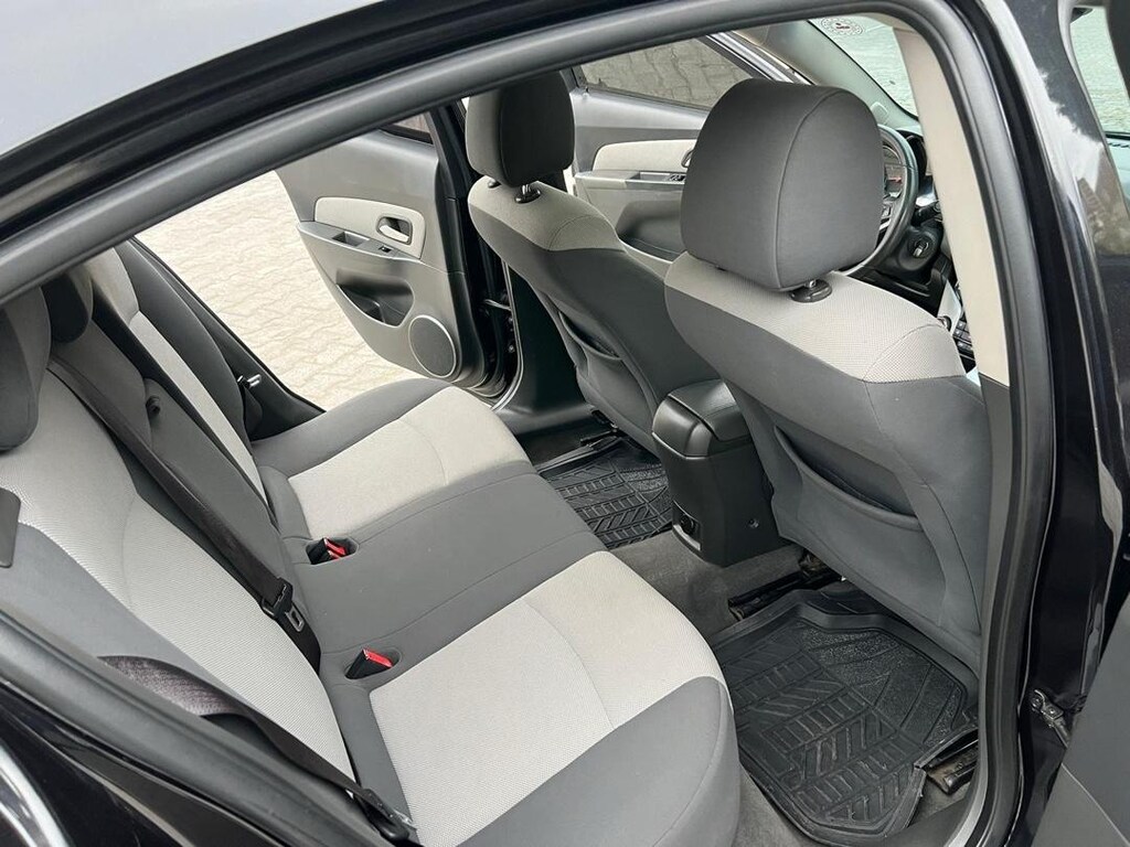 Chevrolet Curuze LS Plus - 12