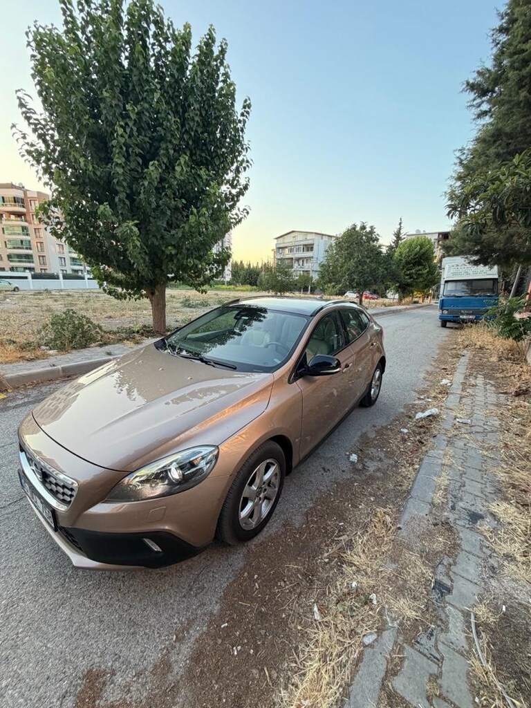 volvo v40 cross country 63.000 km servis bakımlı - 2