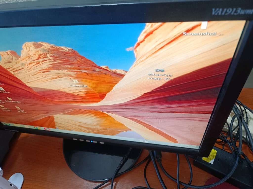 ViewSonic Monitör19" hatasız VGA - 4