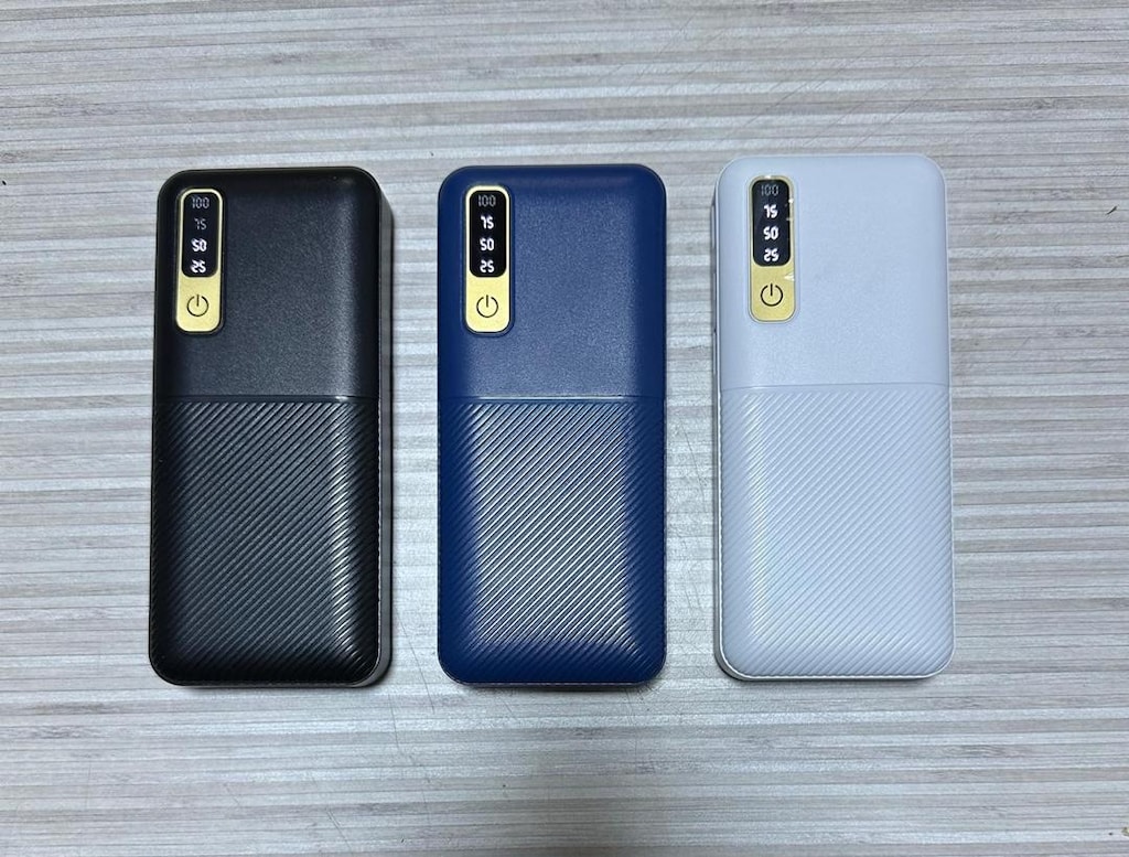TOPTAN 20.000 mAh Powerbank LED FENERLİ (BEYAZ) - 3
