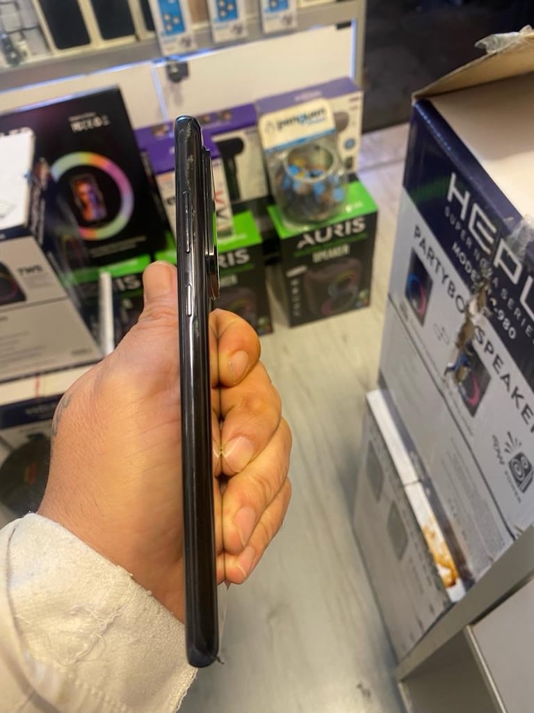 S20 Ultura 128 gb 12 ram tertemiz sorunsuz bi cihaz alan hayrını görsü - 3