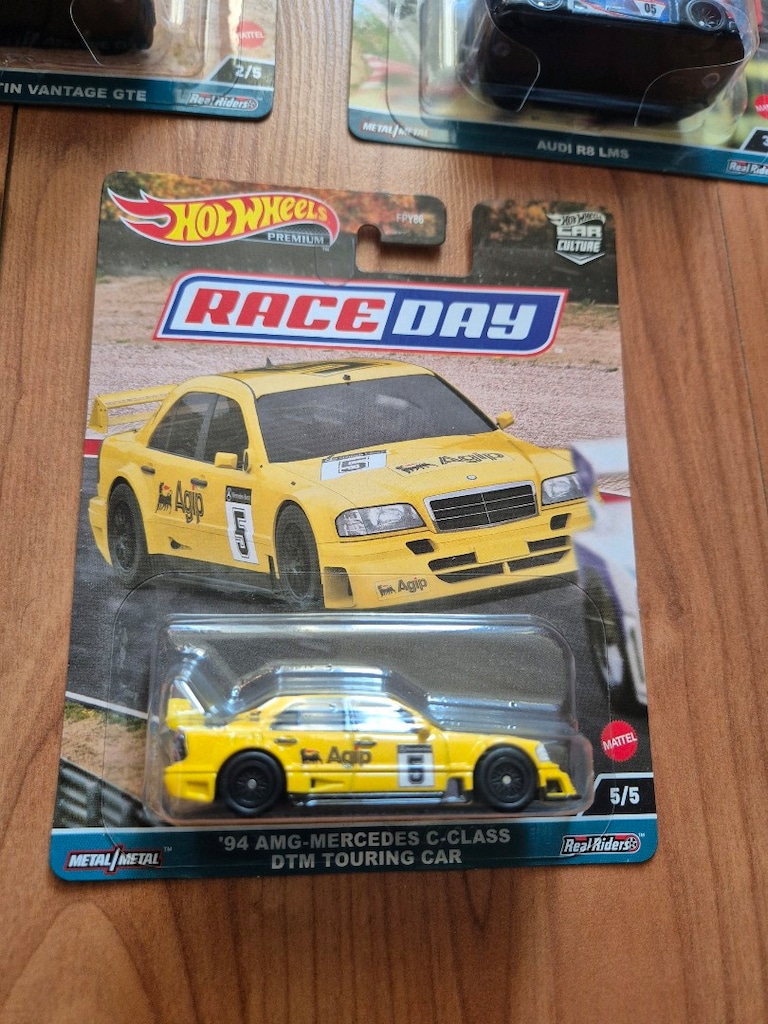 Hot Wheels Car Culture premium realriders Race Day diecast set - 6
