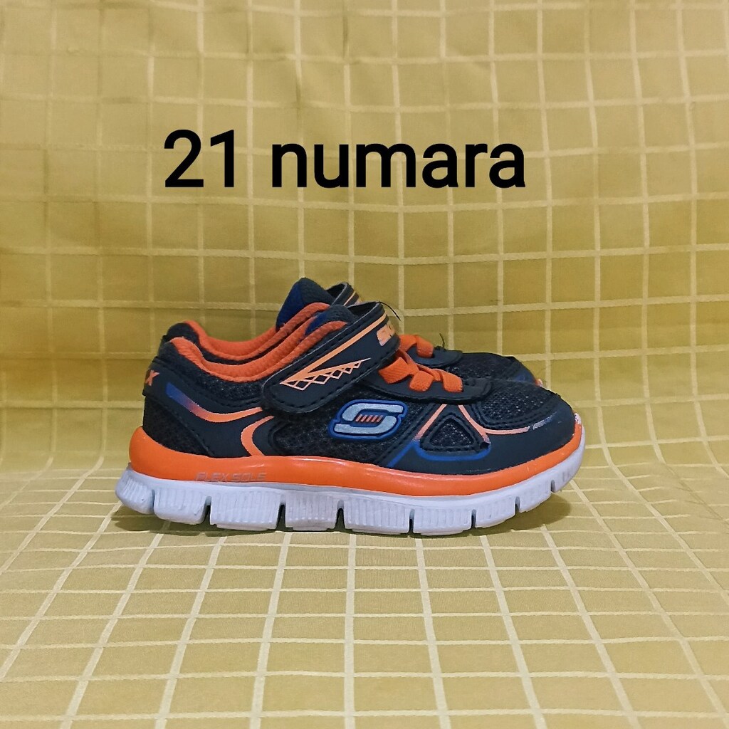 21 numara orjinal SKECHERS bebek ayakkabısı.