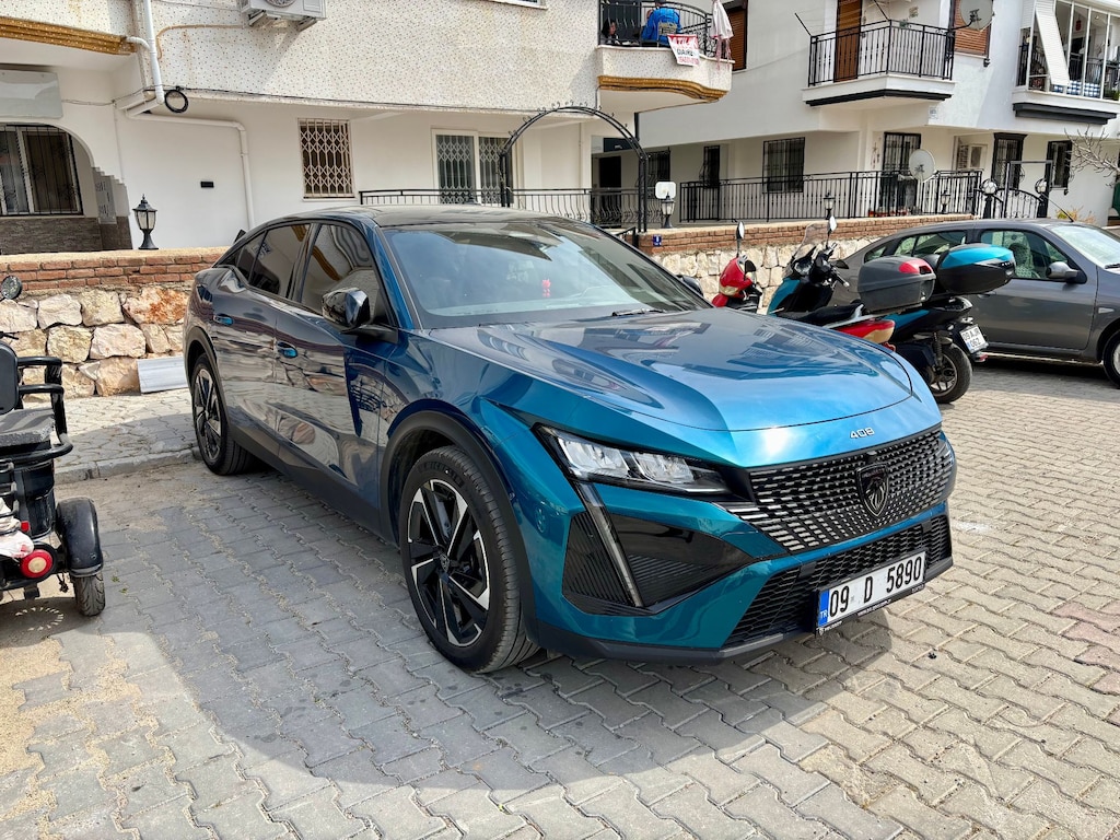 Peugeot 408