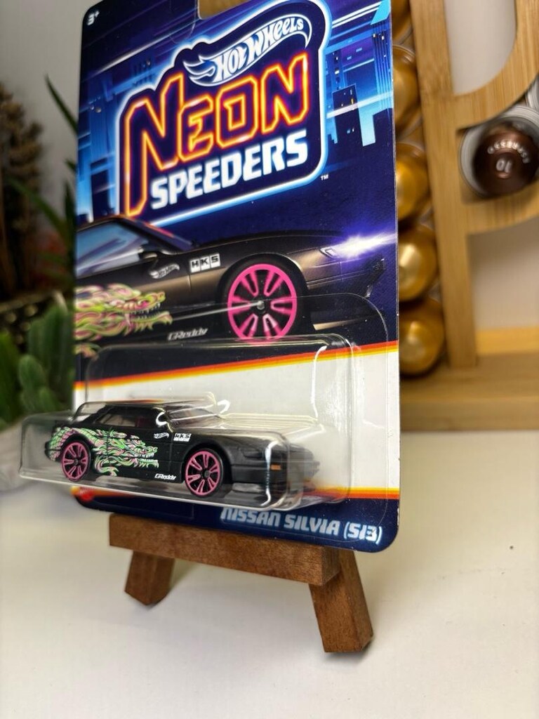 Hot Wheels 2024 Nissan Silvia S13 Neon Speeders - 5