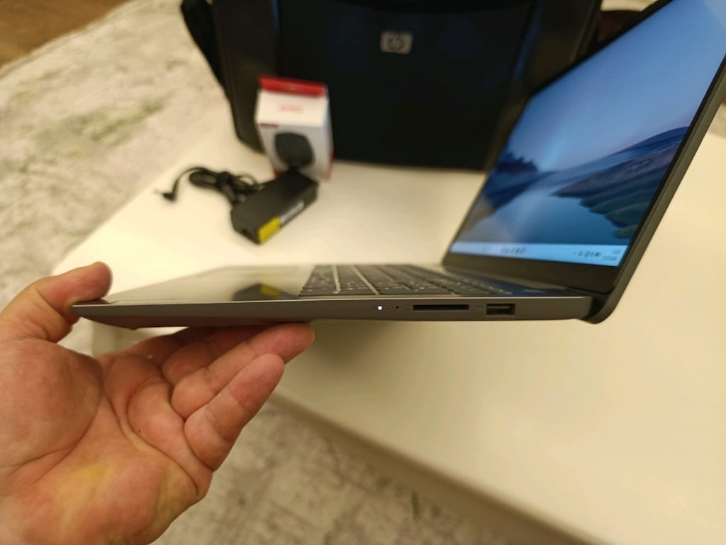 Temiz Lenovo i5 11. Nesil - 8GB RAM - 256GB SSD - Çantalı ve Mouse'lu - 3