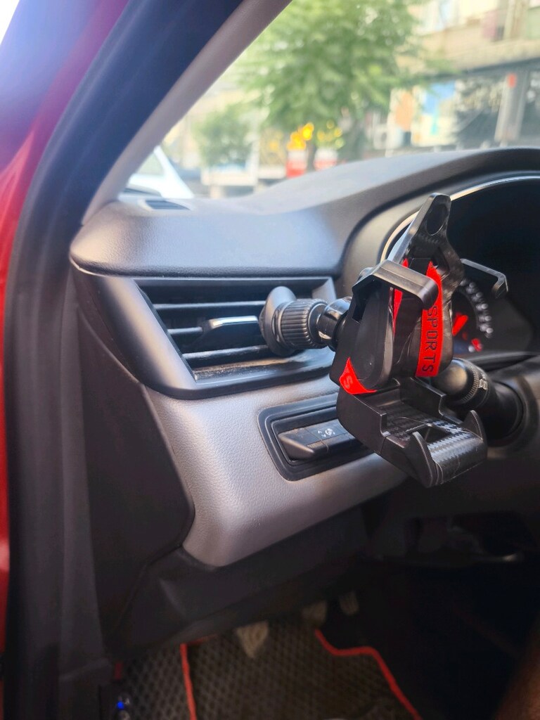 Yarış koltuğu tasarımlı araç telefon tutucu - 2