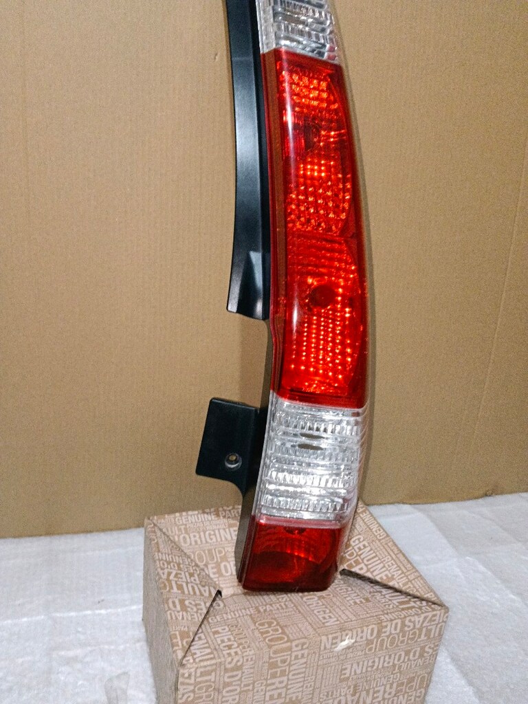Honda crv 2005 2006 sağ arka stop orjinal sökme çok ufak bi çatlağı va - 12