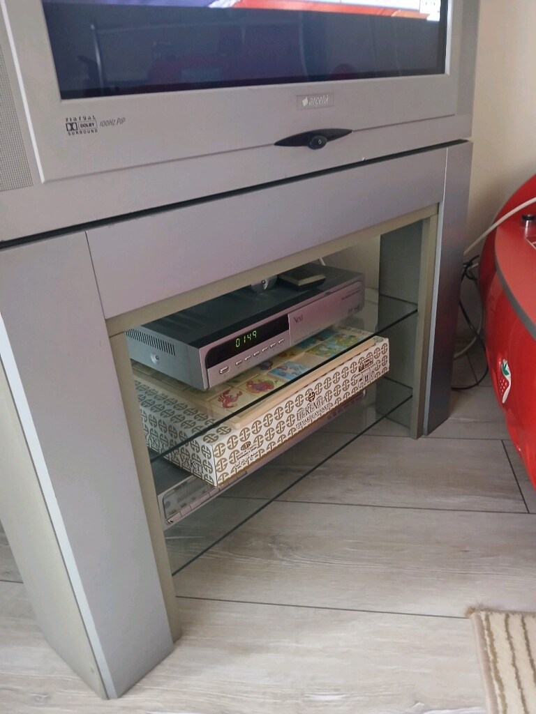 arçelik 72 ekran flat tv -sehpa ve uydu - 8