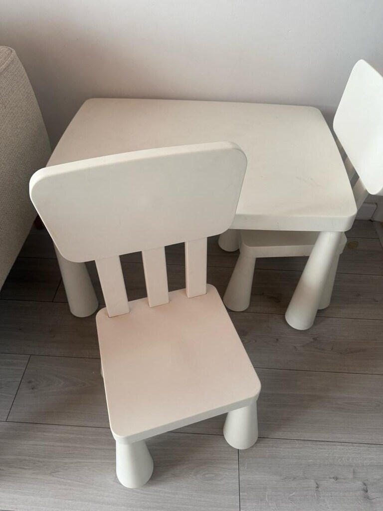 ikea çocuk masa ve 2 sandalye si - 2