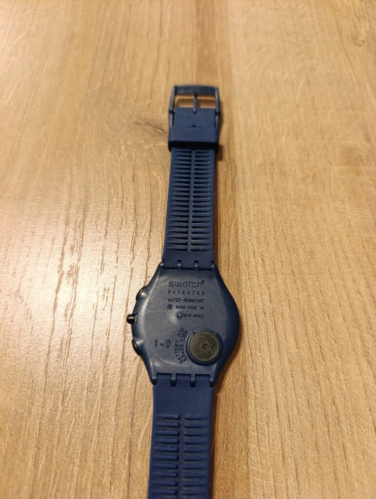 Swatch G140 Unisex Kol Saati - 3