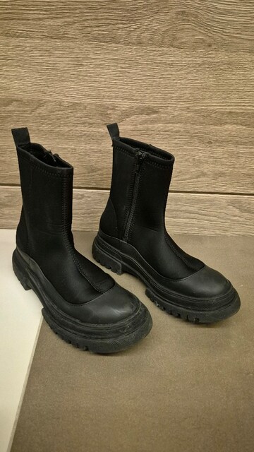 Zara Çorap Çizme