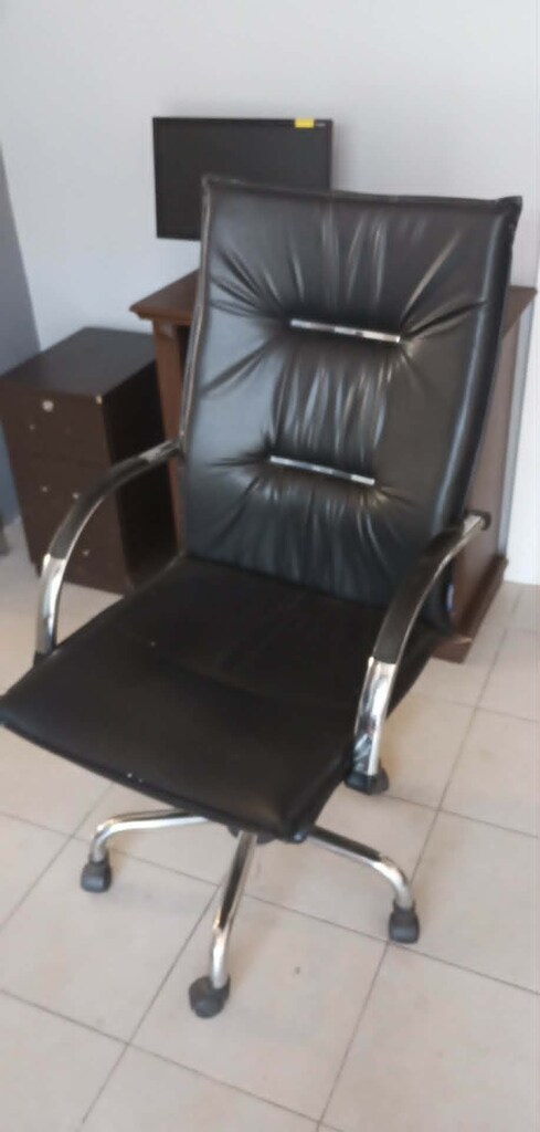 DERİ DÖNER KOLTUK BÜRO VEYA BİLGİSAYAR İÇİN PAZARLIKSIZ 1750 TL - 3