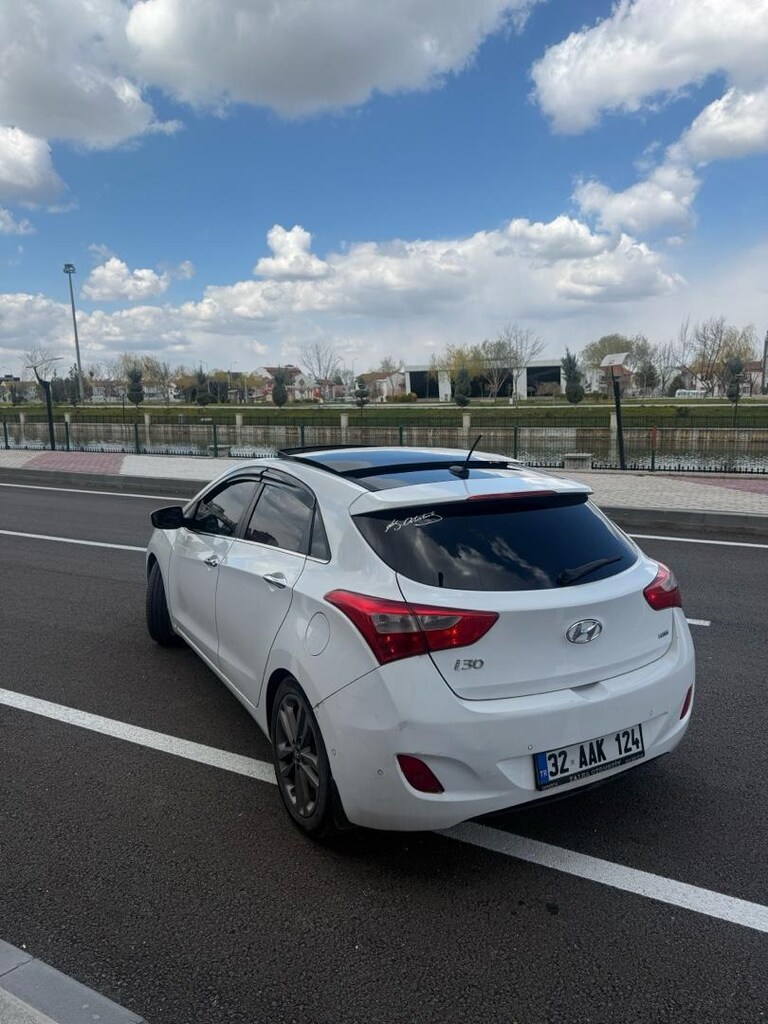 Sahibinden 2015 model HATASIZ BOYASIZ OTOMATİK HUNDAİ İ30 Ful paket - 5
