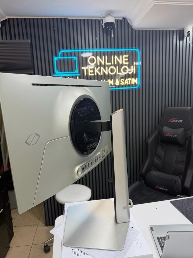 27 inç Samsung OLED monitör 2K 240hz sıfır ayarında - 3