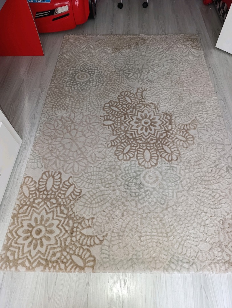 4 metre kare halı 2 adet ayni - 4