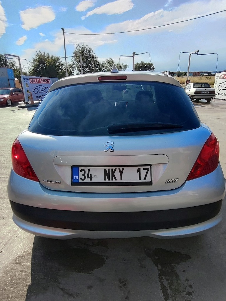 Peugeot 207 - 2