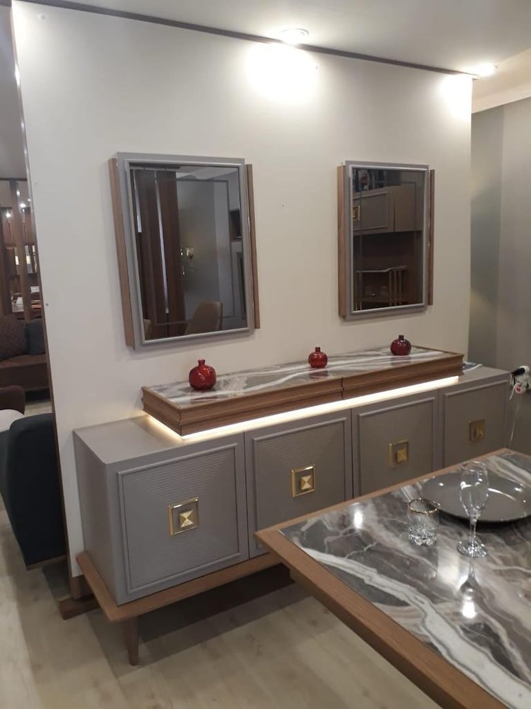 6-8 Kişilik Açılır Masa + 6 Sandalye + LED’li Konsol