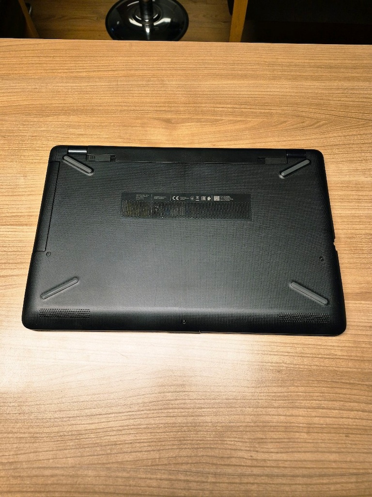 Laptop HP i3 İşlemci 8GB Ram SSD Pili Sağlam Yeni Gibi - 7