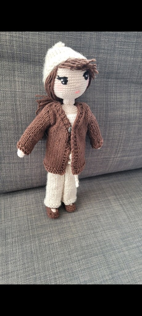 El Yapımı Amigurumi Kız Bebek – Kış Kombinli Özel Tasarım - 2