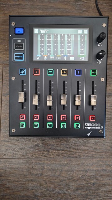 BOSS GCS-5 Gigcaster 5 Podcast Gaming Canlı Yayın Ses Mikseri
