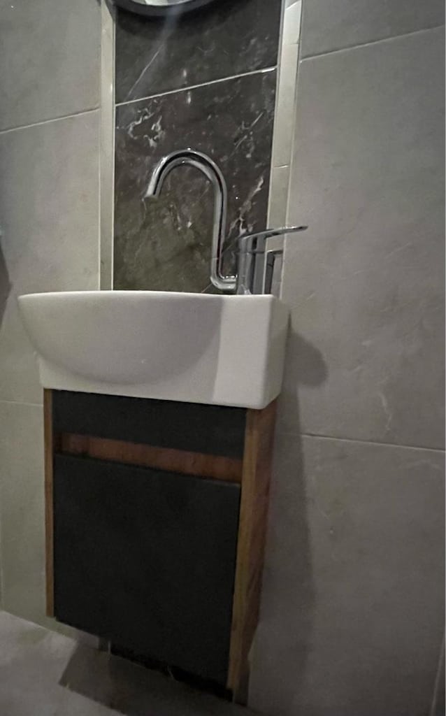 Küçük Lavabolu Dolap - 4