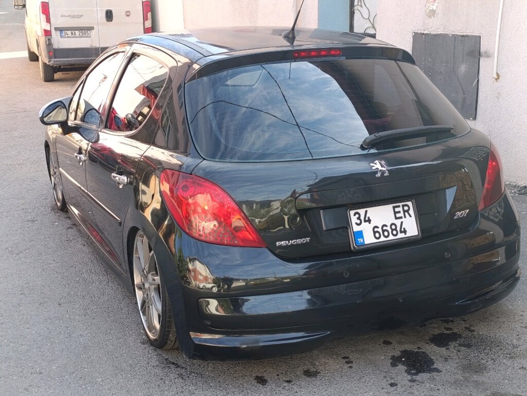 Peugeot 207 - 8