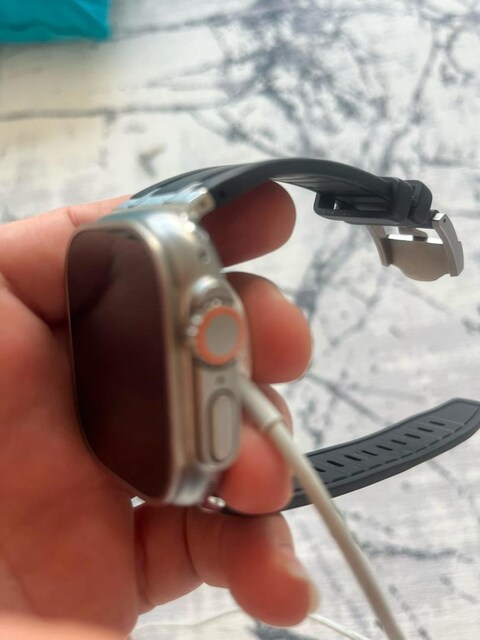 Apple Watch Ultra 1. Nesil (49 mm, Titanium, GPS + Cellular)
