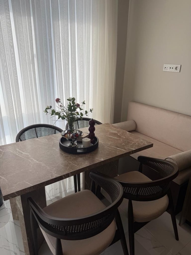 Özel Üretim Yemek Masası Takımı | 4 Sandalye + Bank Koltuk - 4