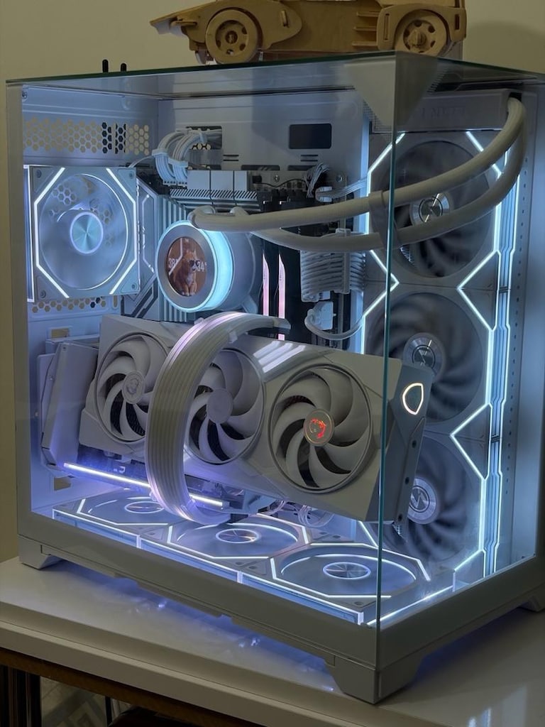 TR RTX 5080 MSİ GAMİNG TRİO WHİTE BEYAZ EKRAN KARTI - 2