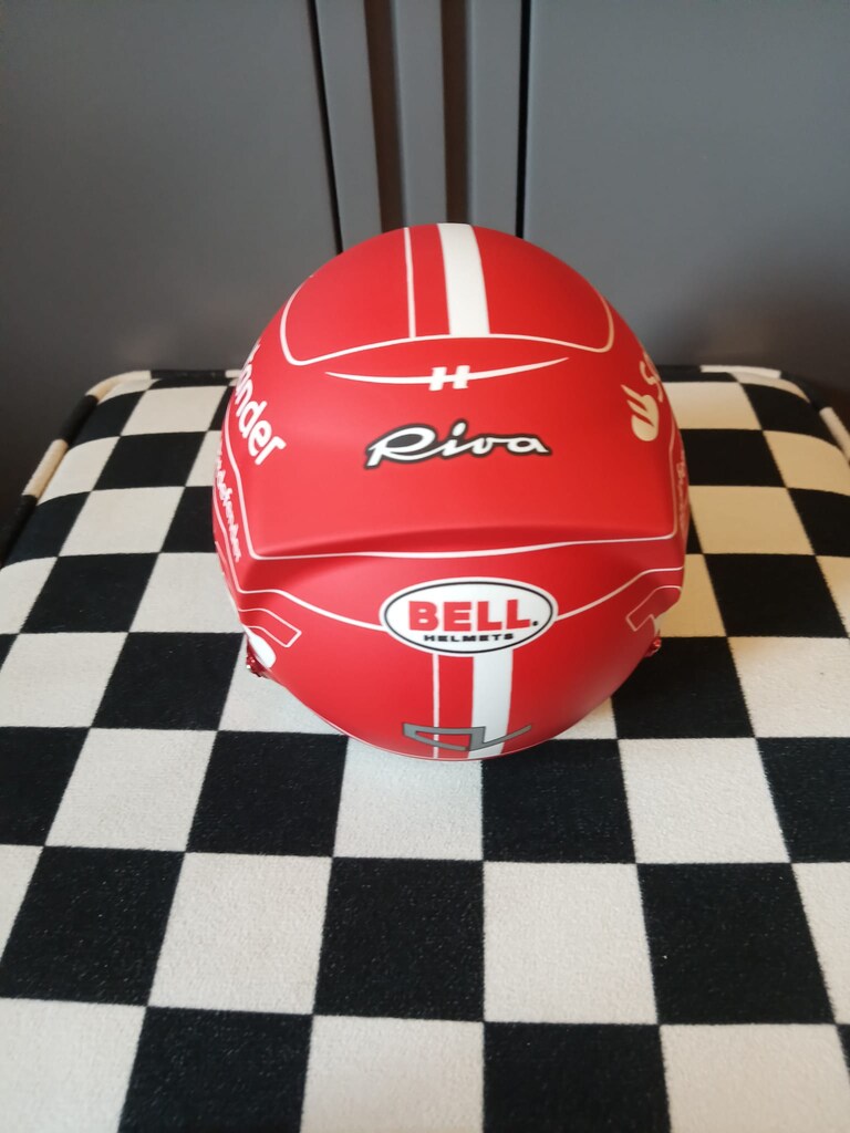 Leclerc 2023 Ferrari Sezon Kaskı Formula 1 F1 1:2 Model Kask - 2