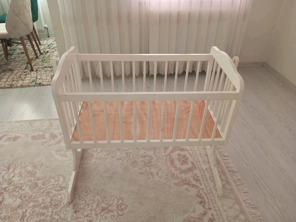 Beyaz Ahşap Sallanan Bebek Beşiği – Yatağıyla Birlikte - 5