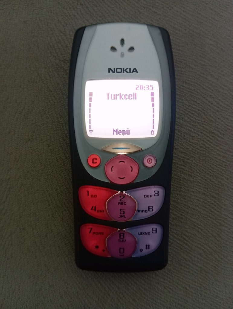 Nokia 2300 - 2