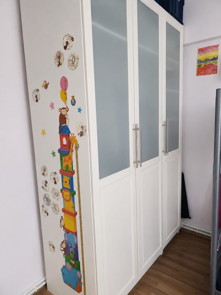 İkea 3 Kapaklı Dolap