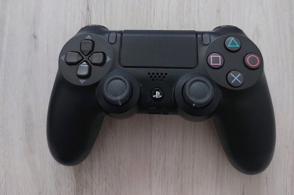 Az Kullanılmış, Kutusunda PlayStation 4 (2 Kol + Oyunlar Dahil) - 8