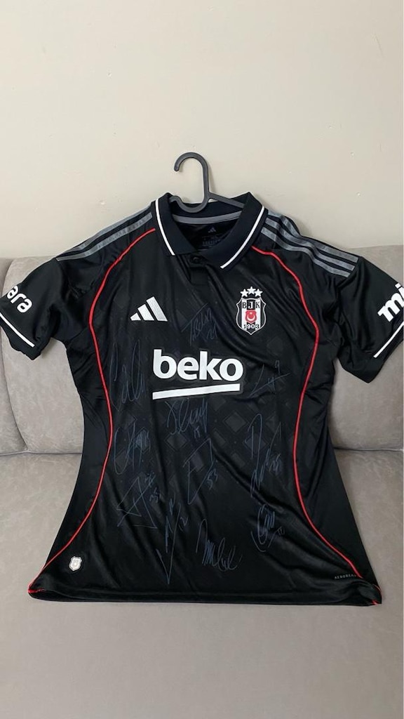 SON SEZON İMZALI FORMA 2 adet siyah ve beyaz - 2