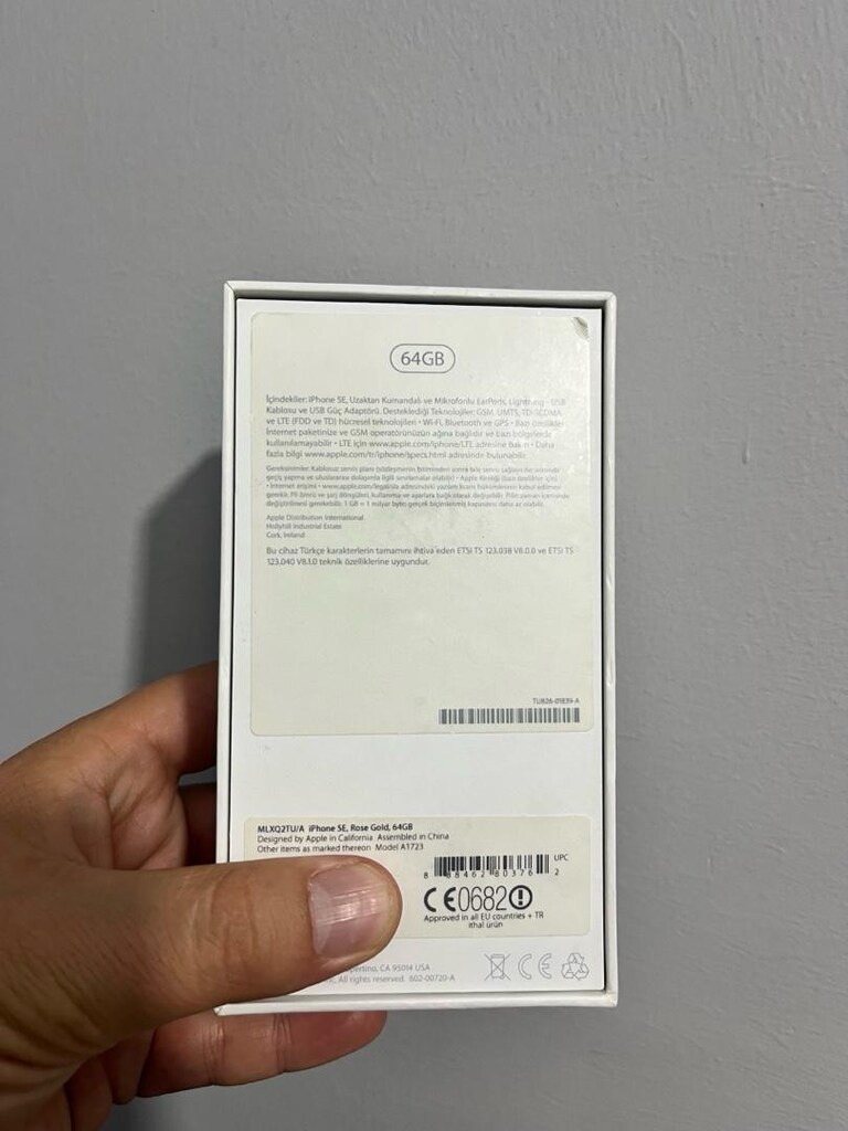 iPhone SE 64 gb gold rose - 8