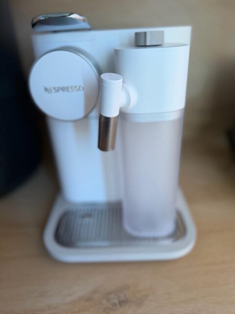 NESPRESSO KAHVE MAKİNESİ