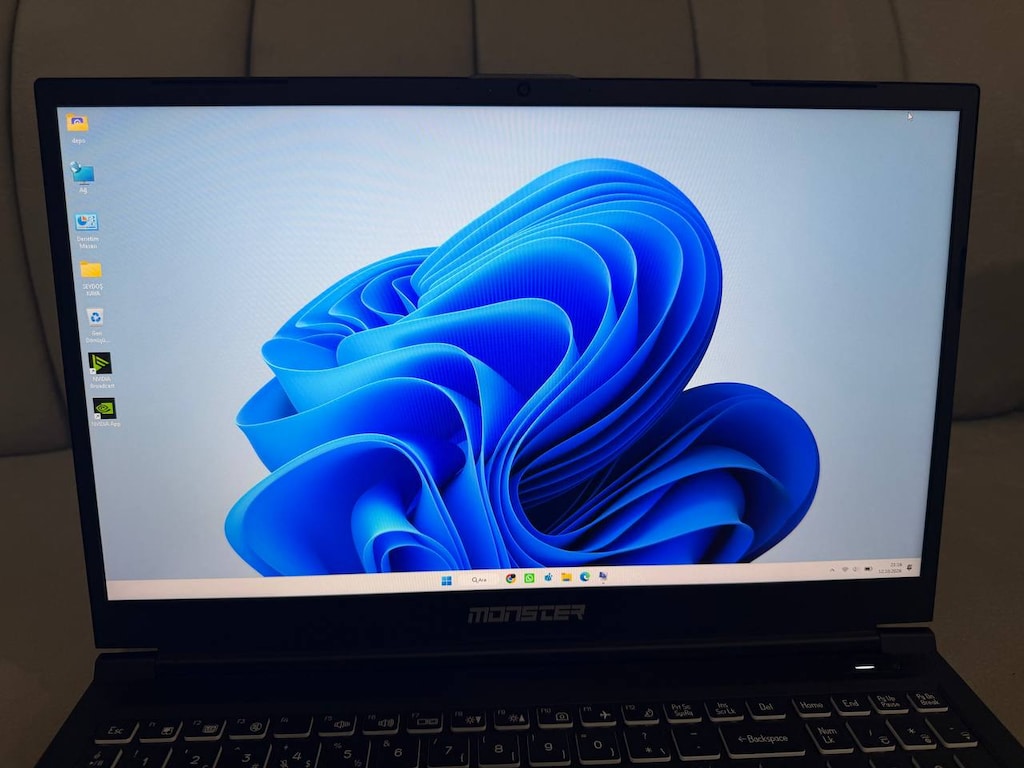 Monster Tulpar T5 V23.4 İ7-12700H RTX4060 8GB 32GB RAM 1TB SSD 144HZ - 16