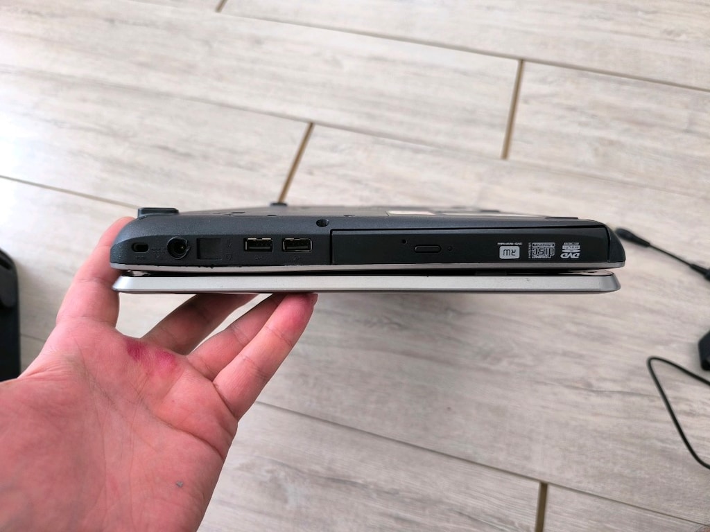 Toshiba laptop - 9