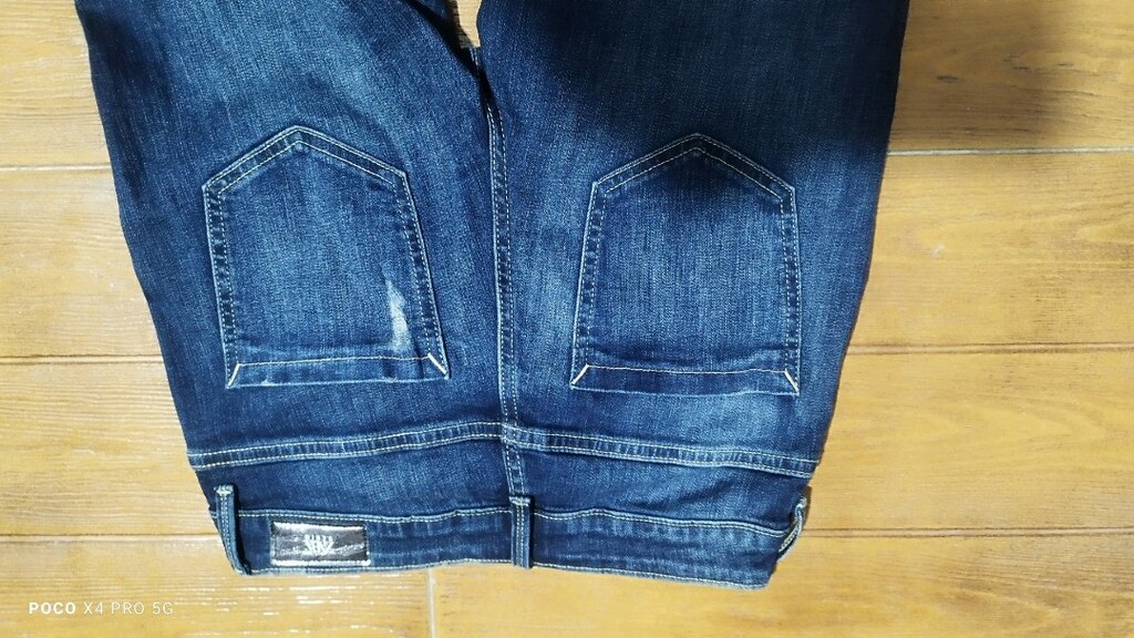 #Zara jeans pantolon.Piyasası çok pahalıdır...Çokça eşofman var. - 2