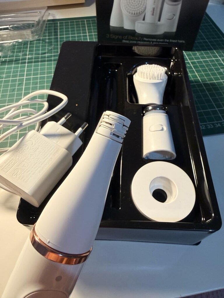 BRAUN FaceSpa Pro 911 3 Ekstra Ürün Yüz Epilasyon Cihazı - 2