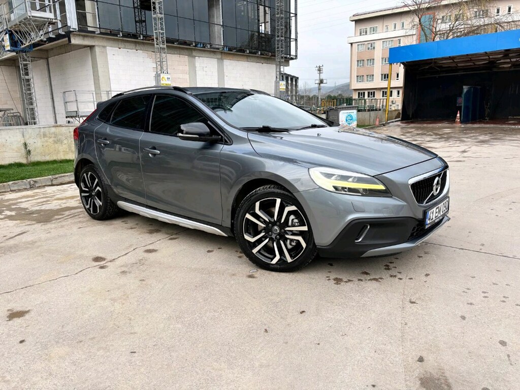 Volvo V40 Cross Country - 2