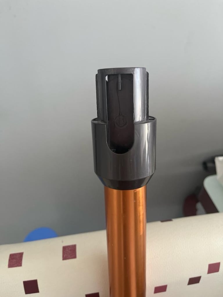 dyson v10 - 3