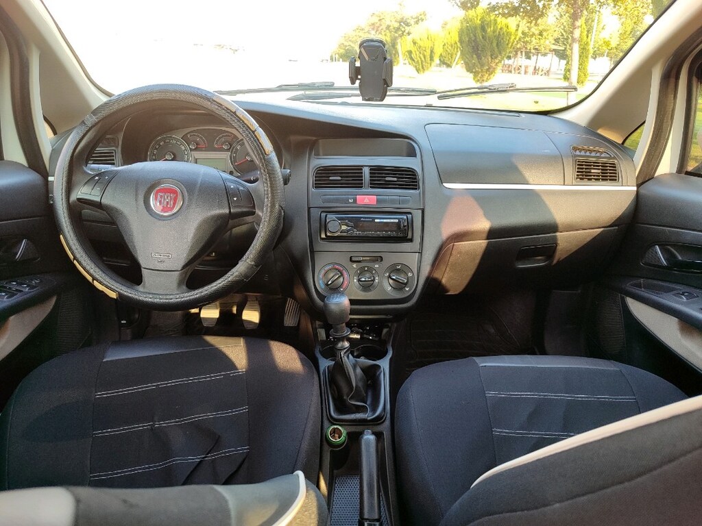 2011 model Fiat Linea - 4