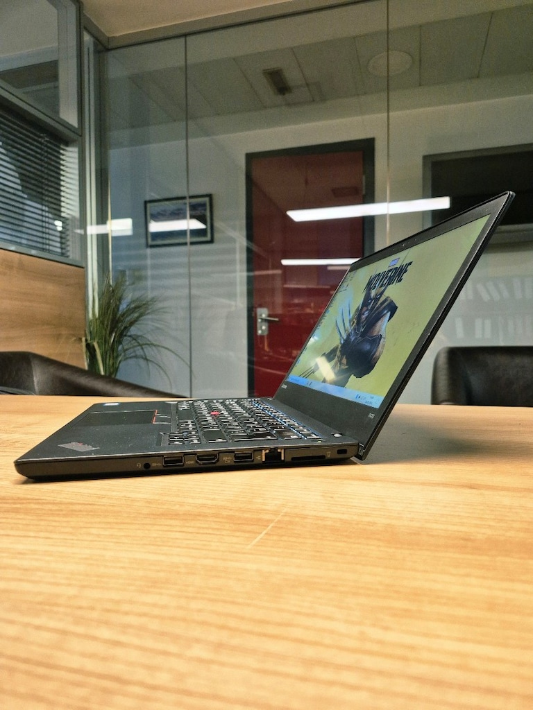 Laptop LENOVO i5 İşlemci 8GB DDR4 Ram 256GB SSD Aydınlatmalı Klavye - 4